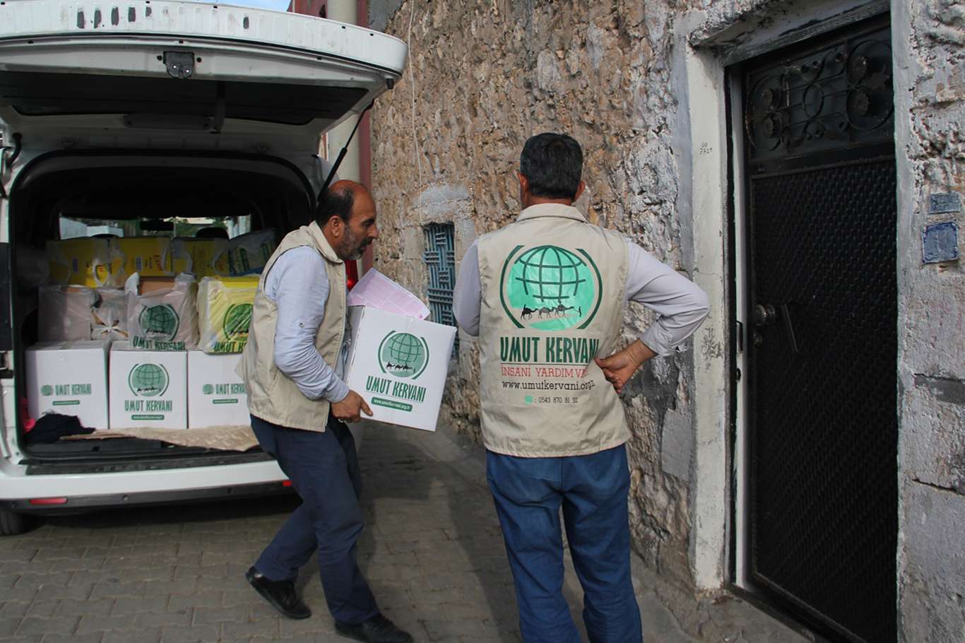 Hope Caravan provides food aid to hundreds of families in southeastern Turkey